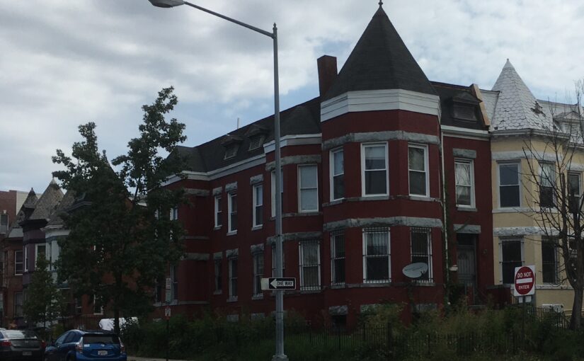 319 R St NW- There can be a way forward with a turret